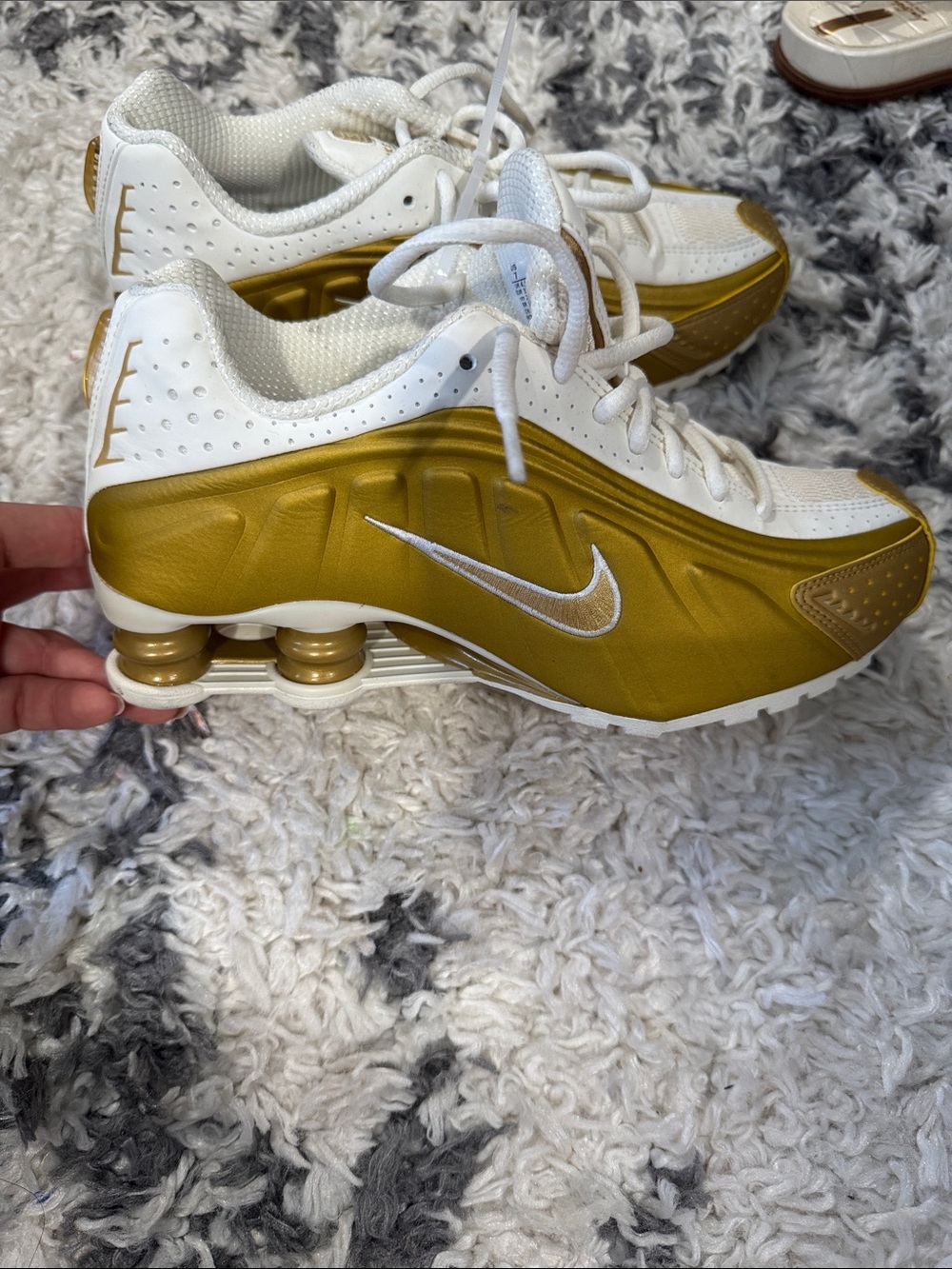 55. Nike Shox R4 Metallic Gold & White Sneakers - Picture 2 of 4